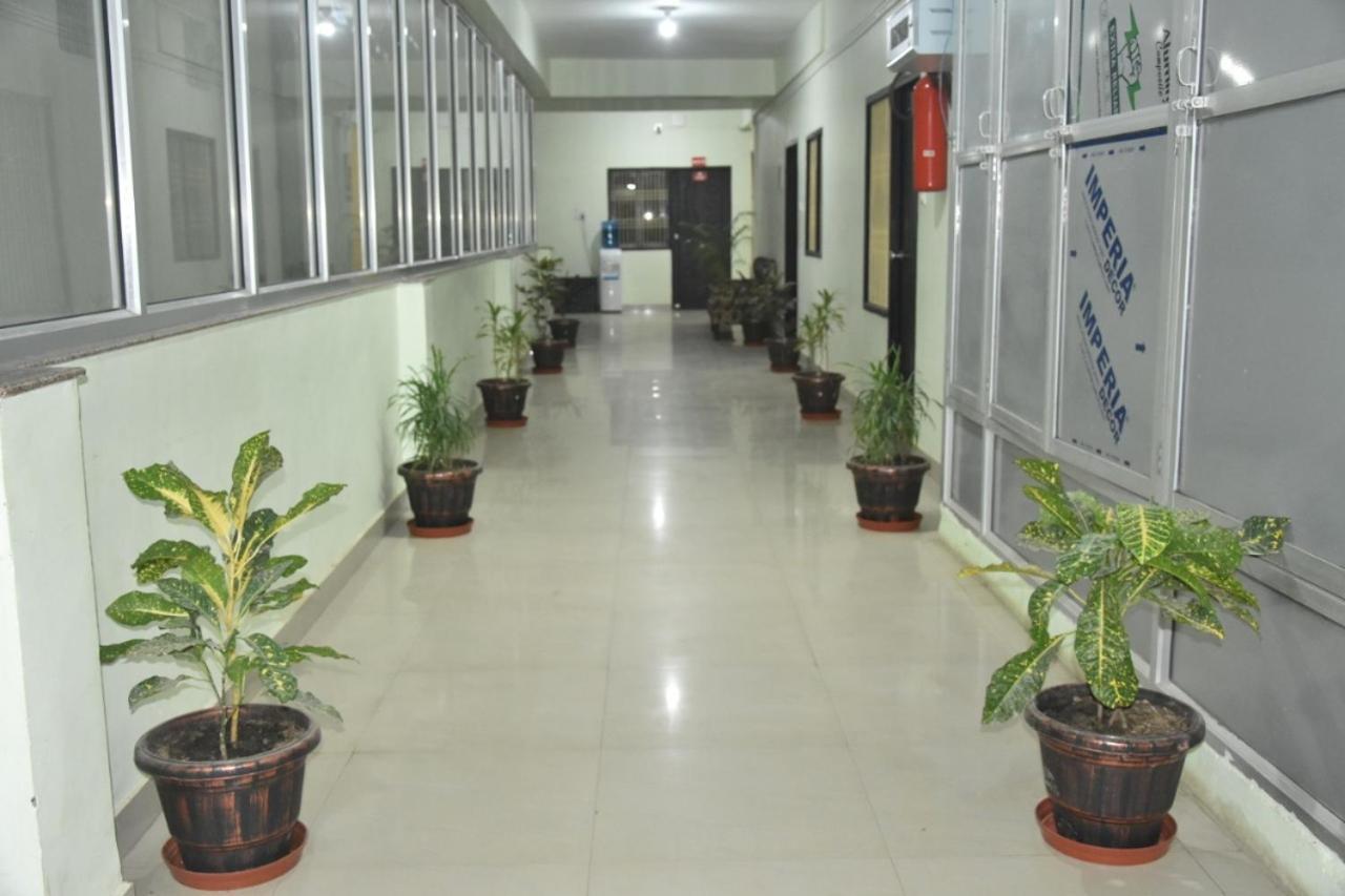 ורנאסי Hotel Yug Residency מראה חיצוני תמונה